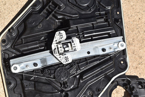 2017 charger dodge right rear door guts internals motor mount regulator 10813