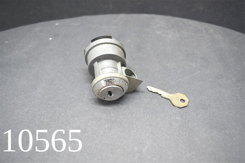 1958 CADILLAC LIMO SERIES 75 FLEETWOOD IGNITION SWITCH KEY 58 GM