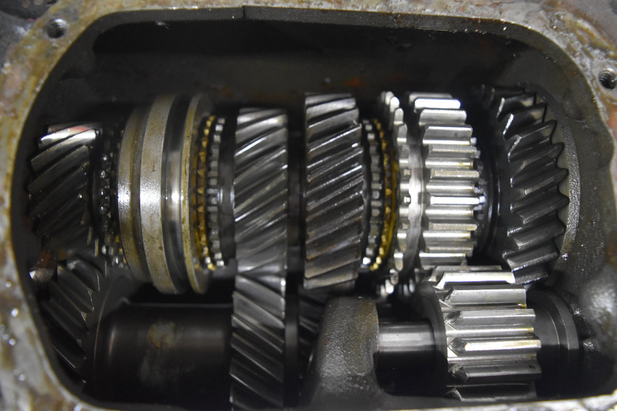 1966 1985 GM SAGINAW 4 SPEED MANUAL TRANSMISSION CHEVY