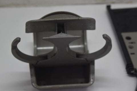 2008 05 06 07 08 09 Pontiac Torrent Chevrolet Equinox Console Cup Holder 12555