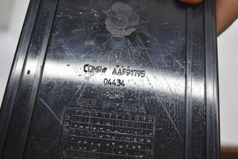 2008 05 06 07 08 09 Pontiac Torrent Chevrolet Equinox Console Cup Holder 12555