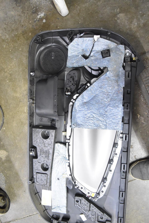 2010 10 11 12 13 14 15 2015 Chevrolet Camaro RS door panel left drivers 14497