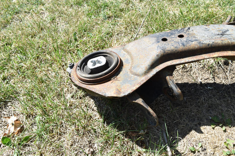 2004 2005 2006 GTO Rear Subframe Cross Member Bracket 04 05 06