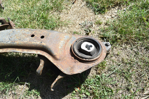 2004 2005 2006 GTO Rear Subframe Cross Member Bracket 04 05 06