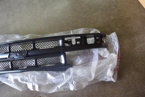 New 1998 2004 S10 SS Xtreme Front Grille Grill Gray GM1200426 99 00 01 02 03 04