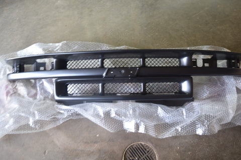 New 1998 2004 S10 SS Xtreme Front Grille Grill Gray GM1200426 99 00 01 02 03 04