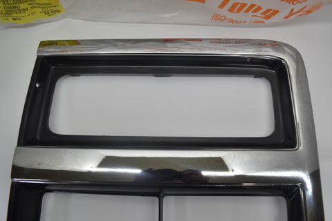 1989 1990 1991 Chevrolet Blazer RH Passenger Headlight Bezel 89 90 91
