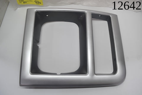 1989 1990 1991 Chevy Blazer Suburban RH Passenger Headlight Door Bezel 89 90 91