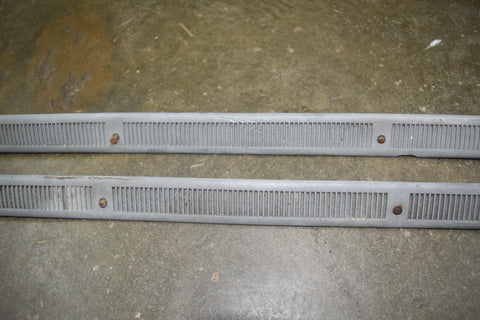 1987 1993 Ford Mustang Convertible Sill Scuff Plate Trim Pair 88 89 90 91 92