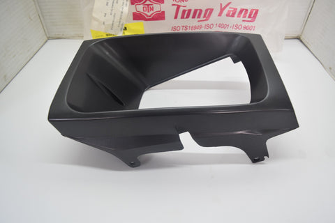 1999 2000 Ford F450 RH Passenger Headlight Door Bezel 99 00