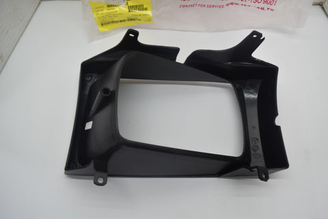 1999 2000 Ford F450 RH Passenger Headlight Door Bezel 99 00