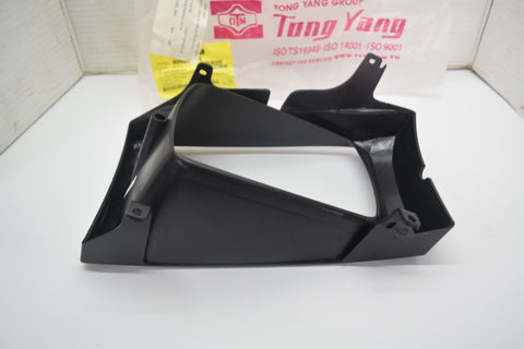 1999 2000 Ford F450 RH Passenger Headlight Door Bezel 99 00