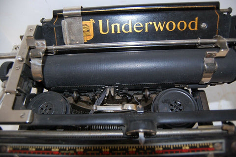 UNDERWOOD 1926 VINTAGE TYPEWRITER NO. 5 SERIAL # 2112826-5