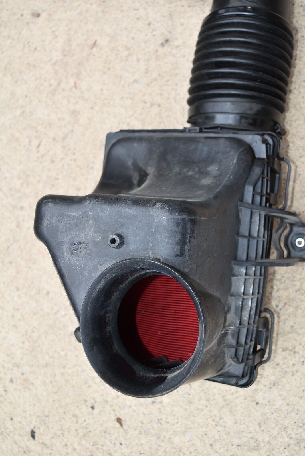 05 10 Chrysler 300 5.7L Air Intake Cleaner Filter Box Hose Resonator O