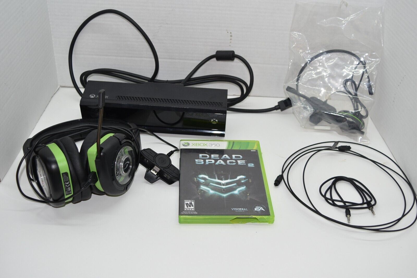 xbox 1 lot game and add on sense bar head sets dead space 2 360 9600