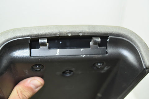 2002 - 2009 GMC ENVOY CHEVROLET TRAILBLAZER CENTER CONSOLE ARMREST LID 11015