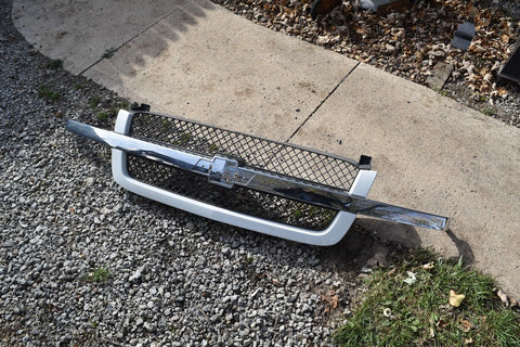 2003 2006 Chevrolet Silverado GRILL GRILLE OEM 03 04 05 06 Chevy 11820