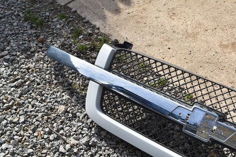 2003 2006 Chevrolet Silverado GRILL GRILLE OEM 03 04 05 06 Chevy 11820