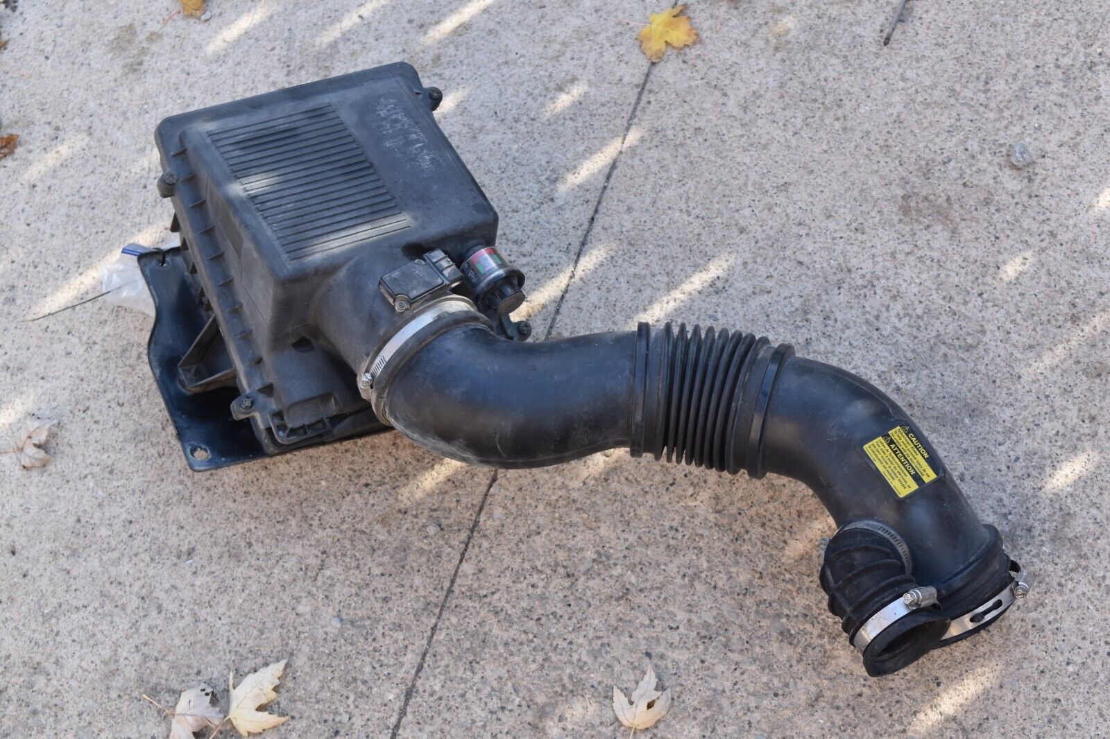 2002 02 Chevy Duramax Air Intake Tube and filter housing 11888 FatMan