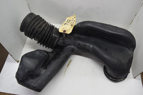 1999 2001 2006 Chevrolet Silverado Air Cleaner Duct Tube 25335335 OEM 12111