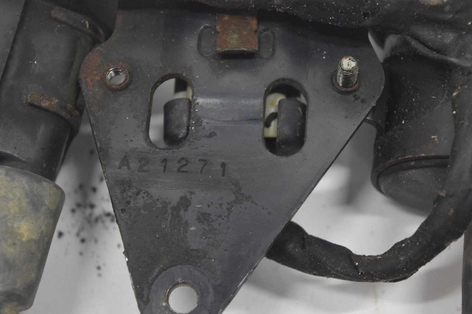 2001 01 Chevy Silverado 1500 coil pack IGNITION left driver 12124