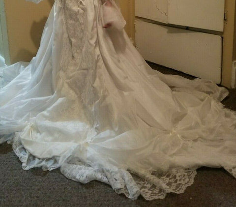 Vintage Loralie Wedding Dress Womens 7/8 White Lace bows Classic style Lace trim