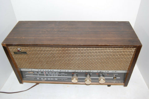 Vintage High Fidelity Sound by Sidley 7 TUBE AM-FM-SW TABLE TOP Radio AF 950