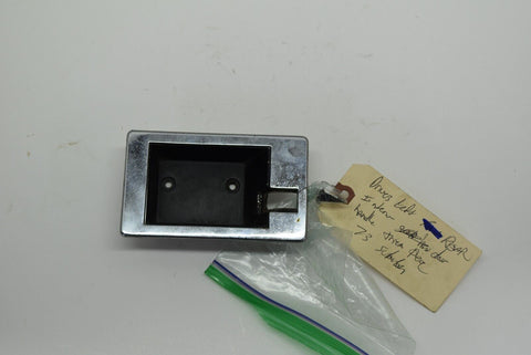 1985-91 CHEVROLET GMC SQUAREBODY C K TRUCK USED GM RH DOOR HANDLE BEZEL 9214