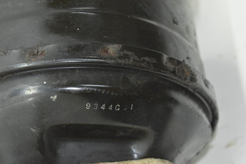 2000 00 jeep Cherokee brake master cylinder 4.0 9572