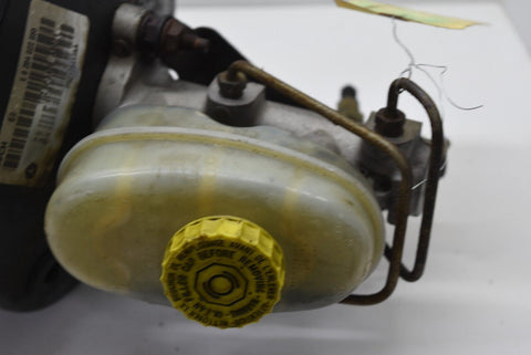 2000 00 jeep Cherokee brake master cylinder 4.0 9572
