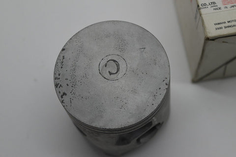 02-23 Yamaha YZ 250 YZ250 OEM Piston 1P8-11631-00-A0 OLD# 5NX-11631-00-C0 10123