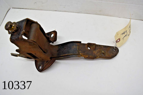 1958 CADILLAC LIMO FLEETWOOD SERIES 75 UPPER PASSENGER FRONT DOOR HINGE 10337