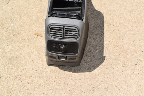 07 Front Lower Center Console 2007 Chevrolet Trailblazer floor automatic 11028