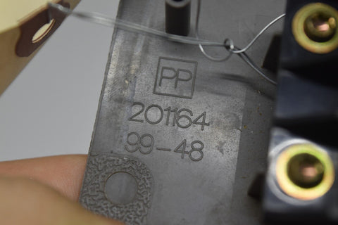 99 02 GMC Sierra Chevy Silverado Yukon Tahoe Passenger Switch Window 12137