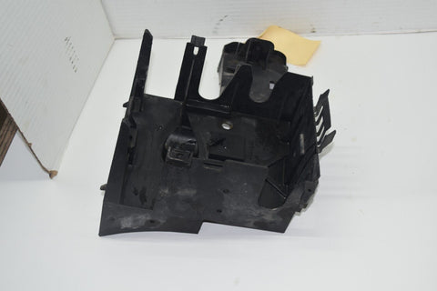 CHEVROLET SUBURBAN 2000 2001 2002 01 02 FUSE BOX LOWER MOUNT BRACKET OEM 12169