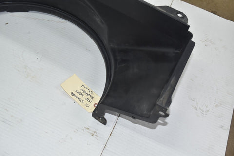 1999 2002 GMC Sierra Silverado 1500 UPPER Radiator Fan Shroud OEM 15707519 12327