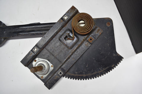 1977 1987 SQUAREBODY BLAZER C10 K10 K5 GMC CHEVY RIGHT FRONT WINDOW REGULATOR 77