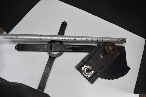 1977 1987 SQUAREBODY BLAZER C10 K10 K5 GMC CHEVY RIGHT FRONT WINDOW REGULATOR 77