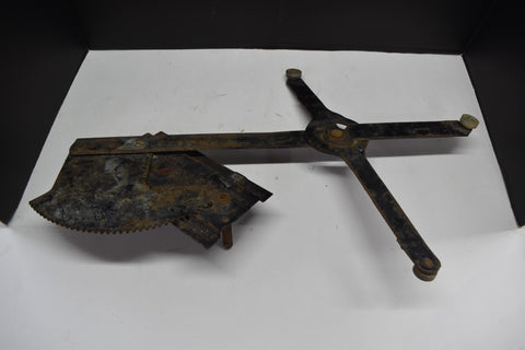 1977 1987 SQUAREBODY BLAZER C10 K10 K5 GMC CHEVY RIGHT FRONT WINDOW REGULATOR 77