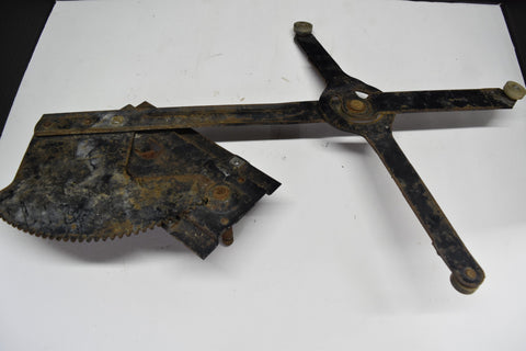 1977 1987 SQUAREBODY BLAZER C10 K10 K5 GMC CHEVY RIGHT FRONT WINDOW REGULATOR 77