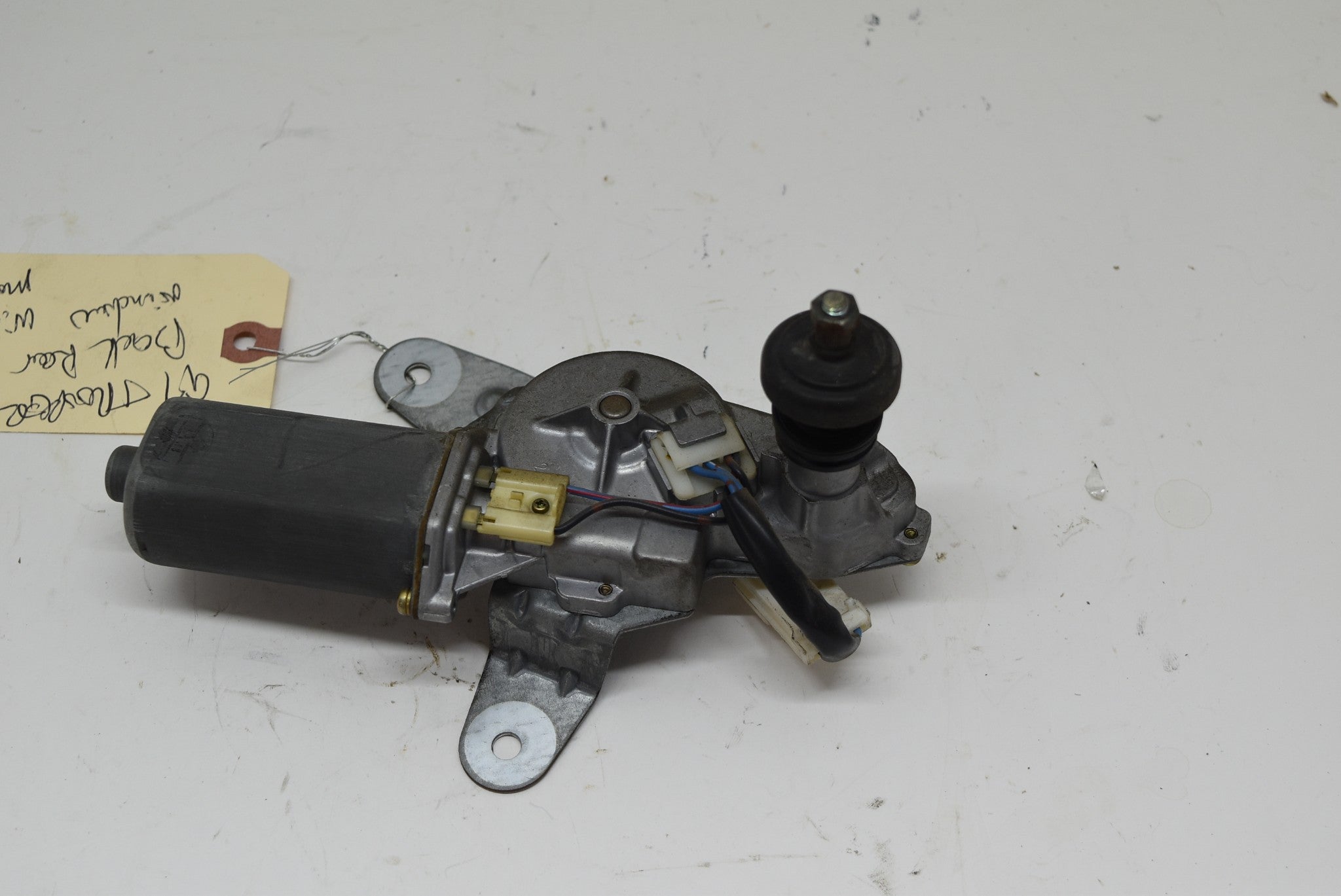 Isuzu Trooper Back Window Wiper Motor 1996 1997 FatMan's Garage, LLC
