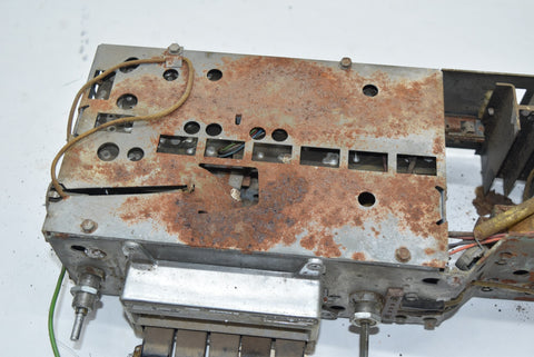 1958 Oldsmobile RADIO 989127 12V DELUXE AM Radio Delco Super 88 58 Olds Stereo