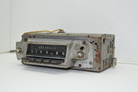1966 67 Chevelle Radio AM Push Button Stereo In Dash 66 Chevy FOR PARTS 1967