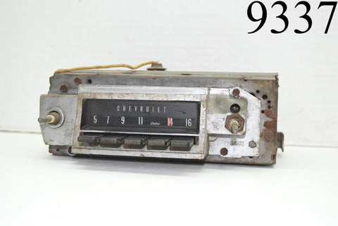 1966 67 Chevelle Radio AM Push Button Stereo In Dash 66 Chevy FOR PARTS 1967