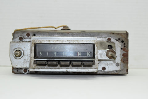 1966 67 Chevelle Radio AM Push Button Stereo In Dash 66 Chevy FOR PARTS 1967
