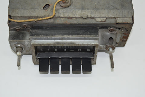 1966 67 Chevelle Radio AM Push Button Stereo In Dash 66 Chevy FOR PARTS 1967