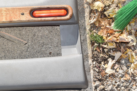 1996 2005 GMC Safari Left Driver Front Door Panel Power Window 96 97 98 99