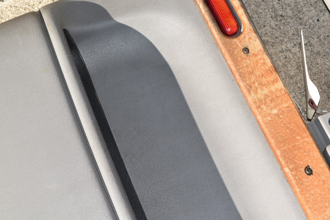 1996 2005 GMC Safari Left Driver Front Door Panel Power Window 96 97 98 99