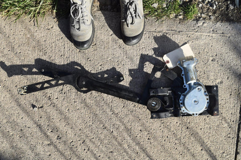 Driver Front Window Regulator Electric Fits 1985 2002 Chevy Astro GMC Safari