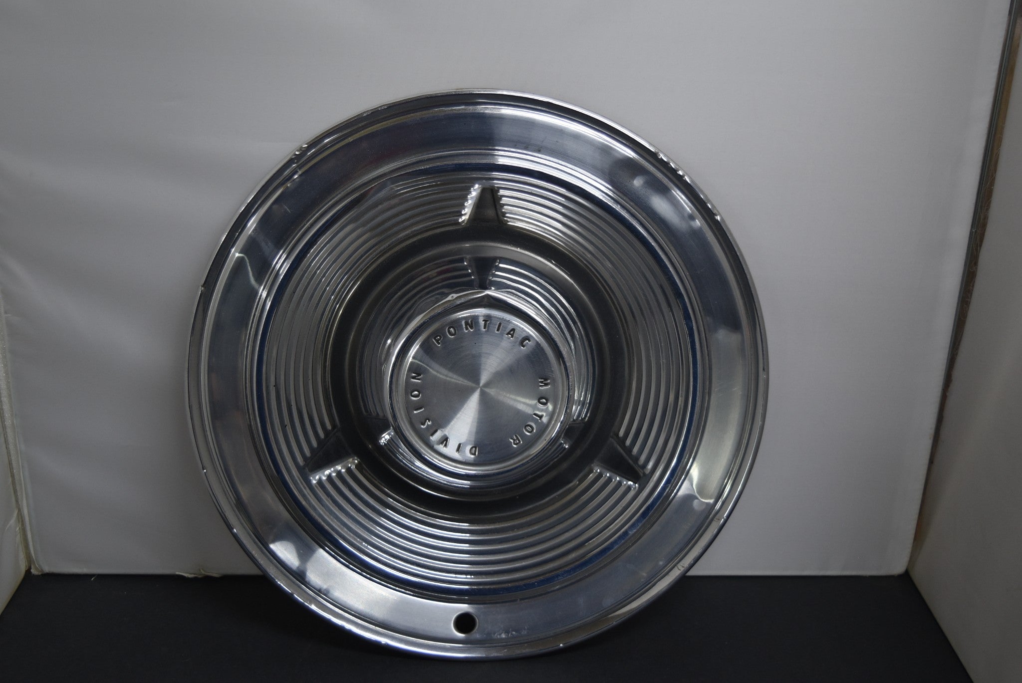 1962 Pontiac Motor Division 14" Hubcap Wheel Cover Used FatMan's